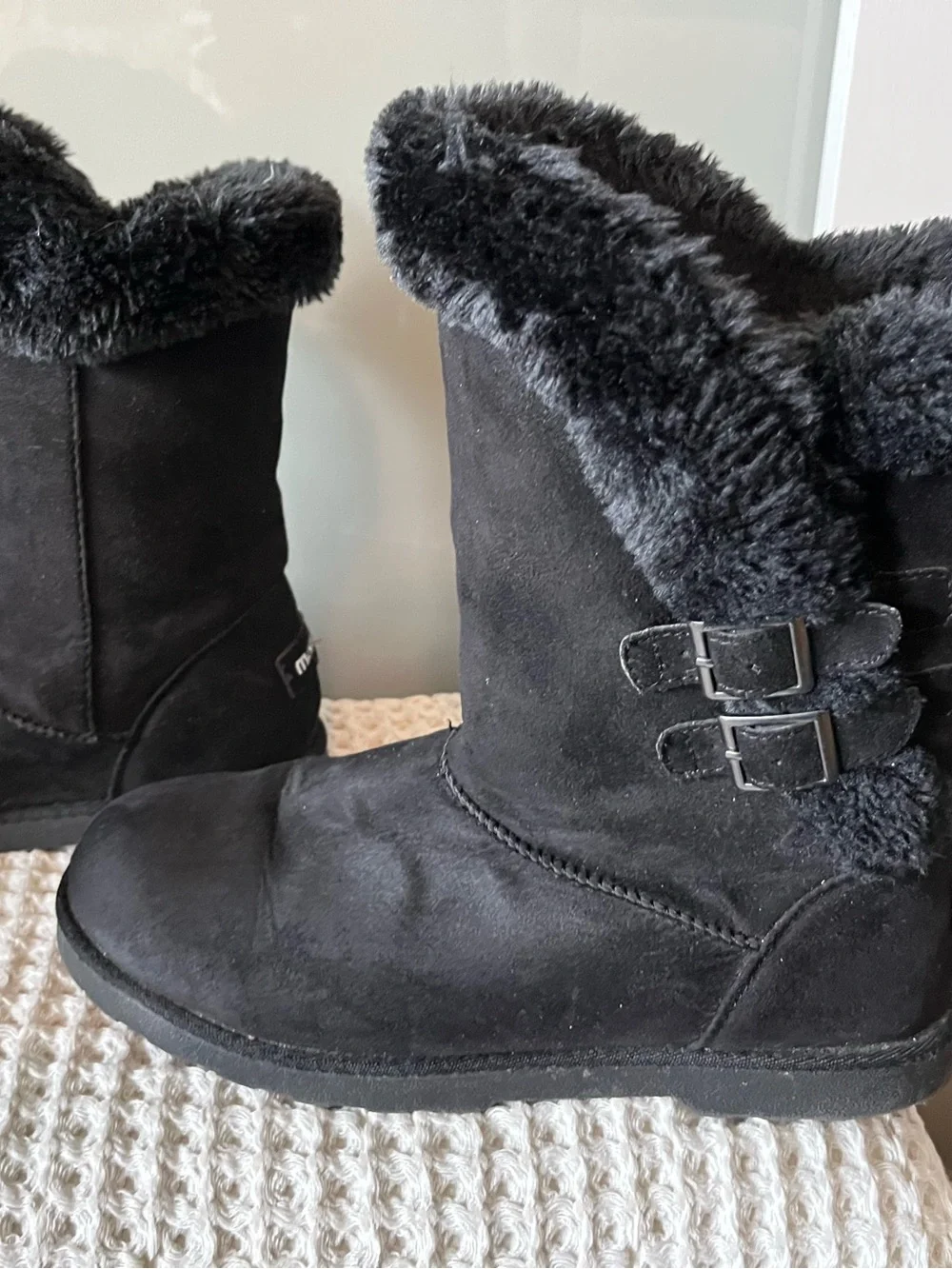 Makalu California cozy black